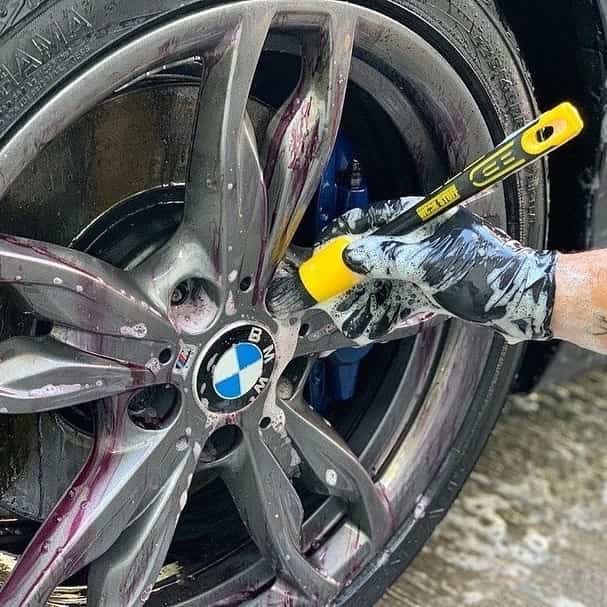 car detailing brush