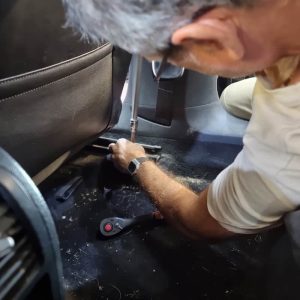how to remove car seats