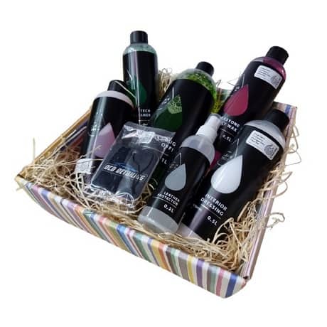 soft99-christmas-hamper-car-detailing-ireland.jpg SOFT99 GIFT HAMPER - Image 1